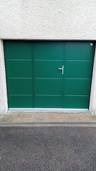 Réalisation Thézard Menuiserie — Portes de garage