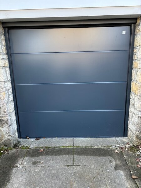 Réalisation Thézard Menuiserie — Portes de garage