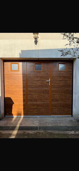 Réalisation Thézard Menuiserie — Portes de garage