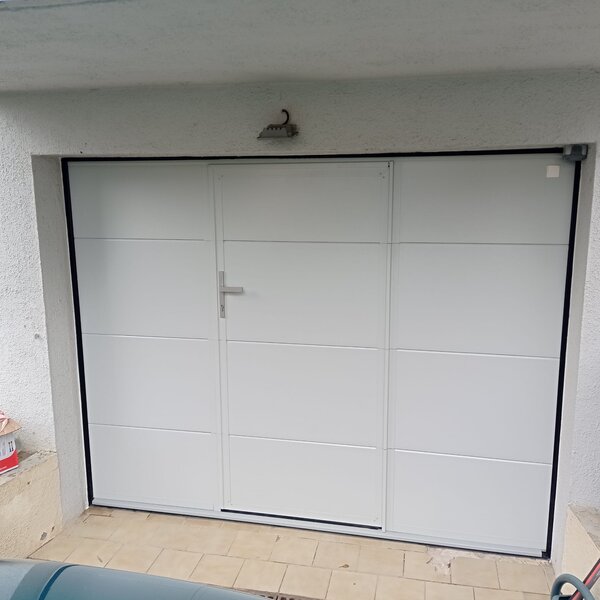 Réalisation Thézard Menuiserie — Portes de garage