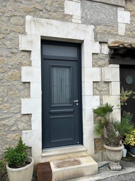 Réalisation Thézard Menuiserie — Portes d'entrée & garage