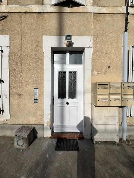 Réalisation Thézard Menuiserie — Portes d'entrée & garage