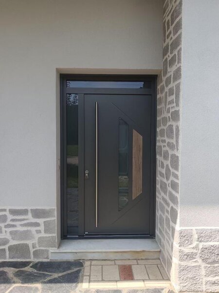 Réalisation Thézard Menuiserie — Portes d'entrée & garage